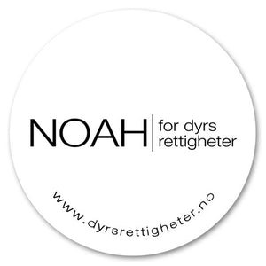 Hvit button med logoen "NOAH - for dyrs rettigheter" i svart.