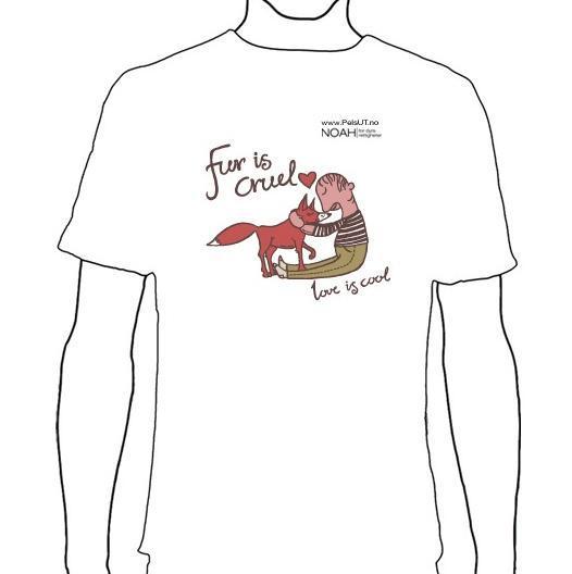Hvit t-skjorte med tegning av en gutt og en rev og teksten: "Fur is cruel, love is cool"